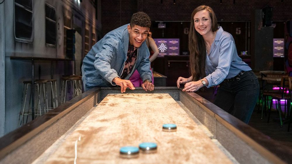 Shuffleboard Max Gravity Global